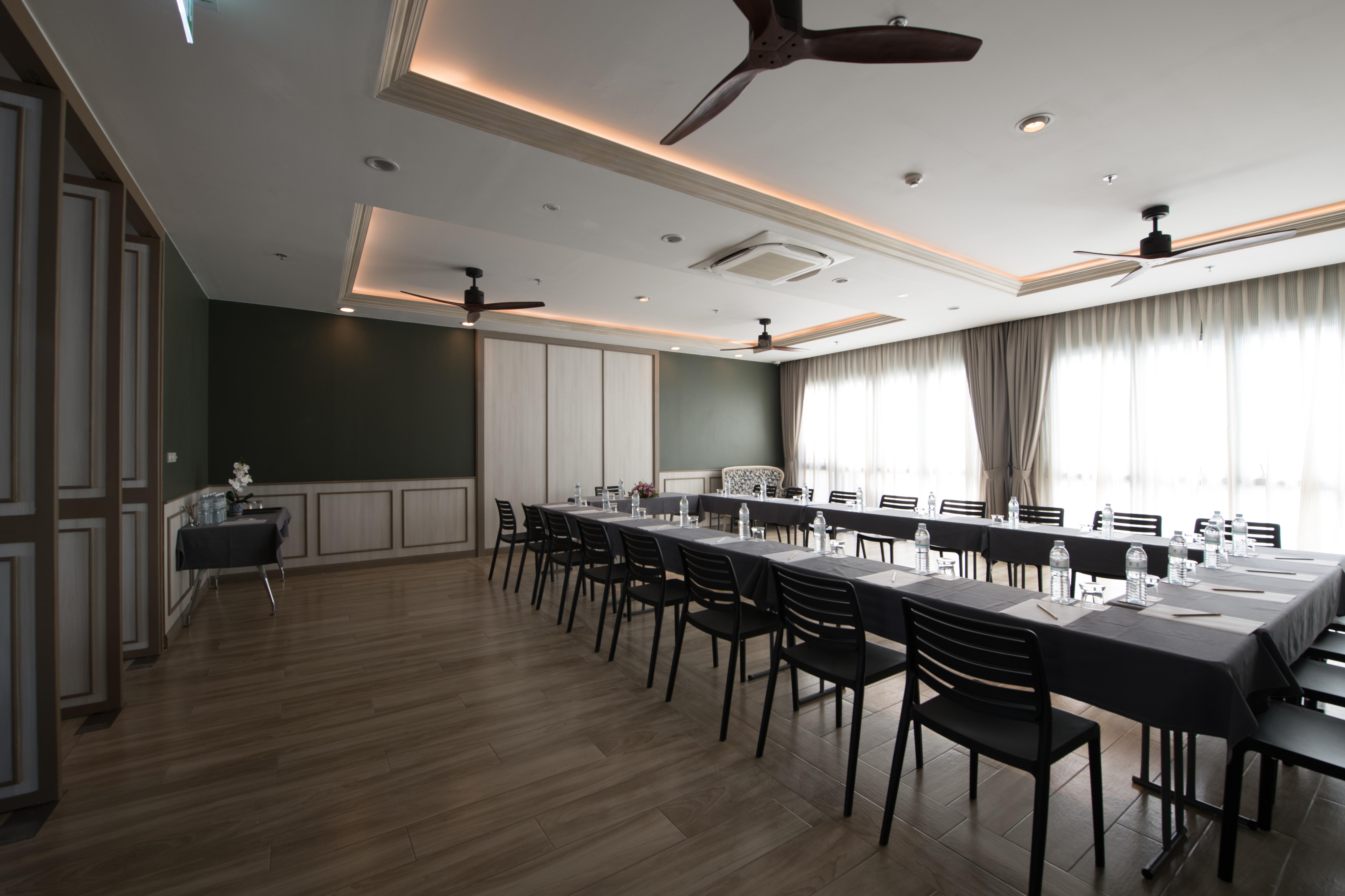 Sawaddi Patong Resort & Spa By Tolani - Sha Extra Plus Ngoại thất bức ảnh
