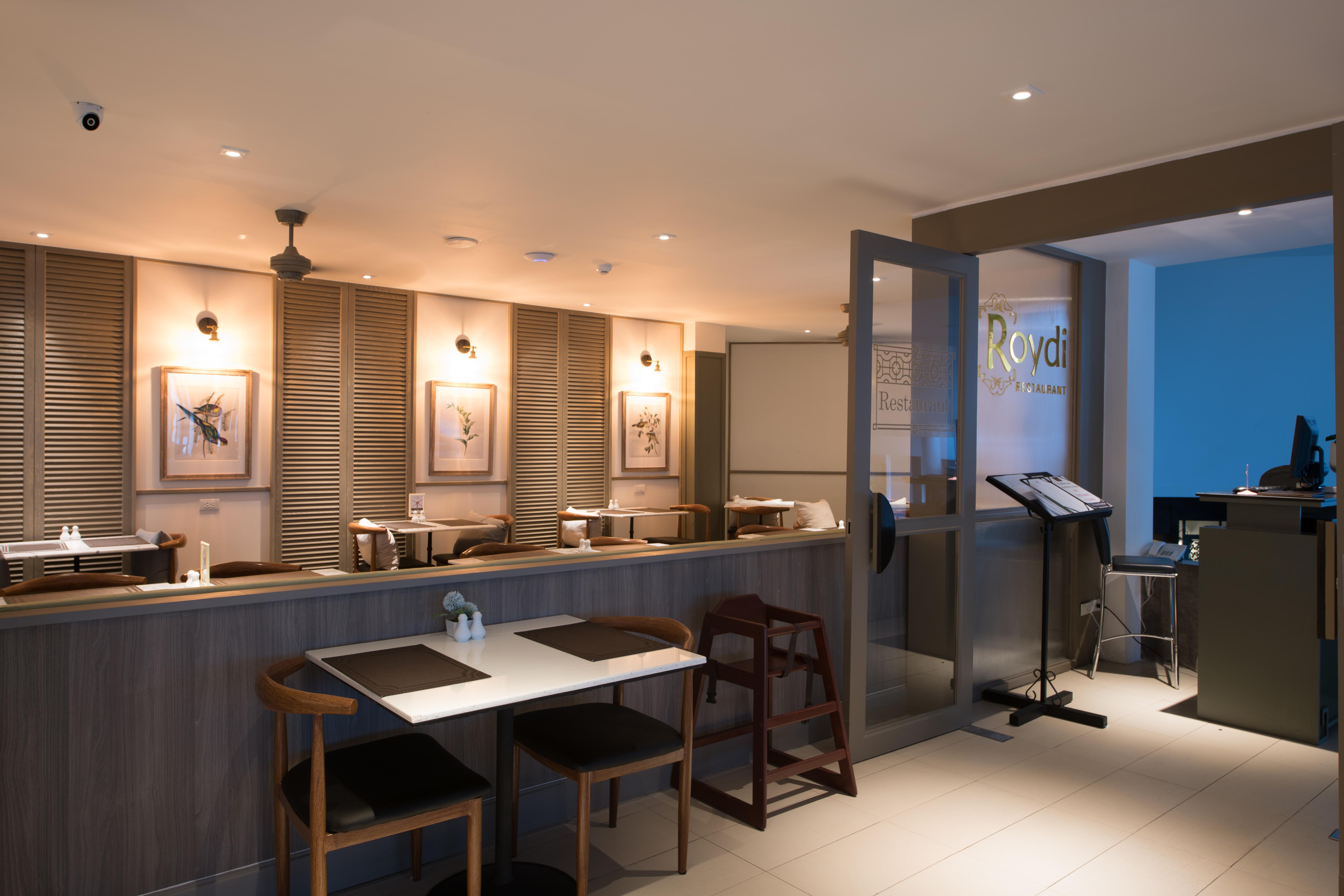 Sawaddi Patong Resort & Spa By Tolani - Sha Extra Plus Ngoại thất bức ảnh