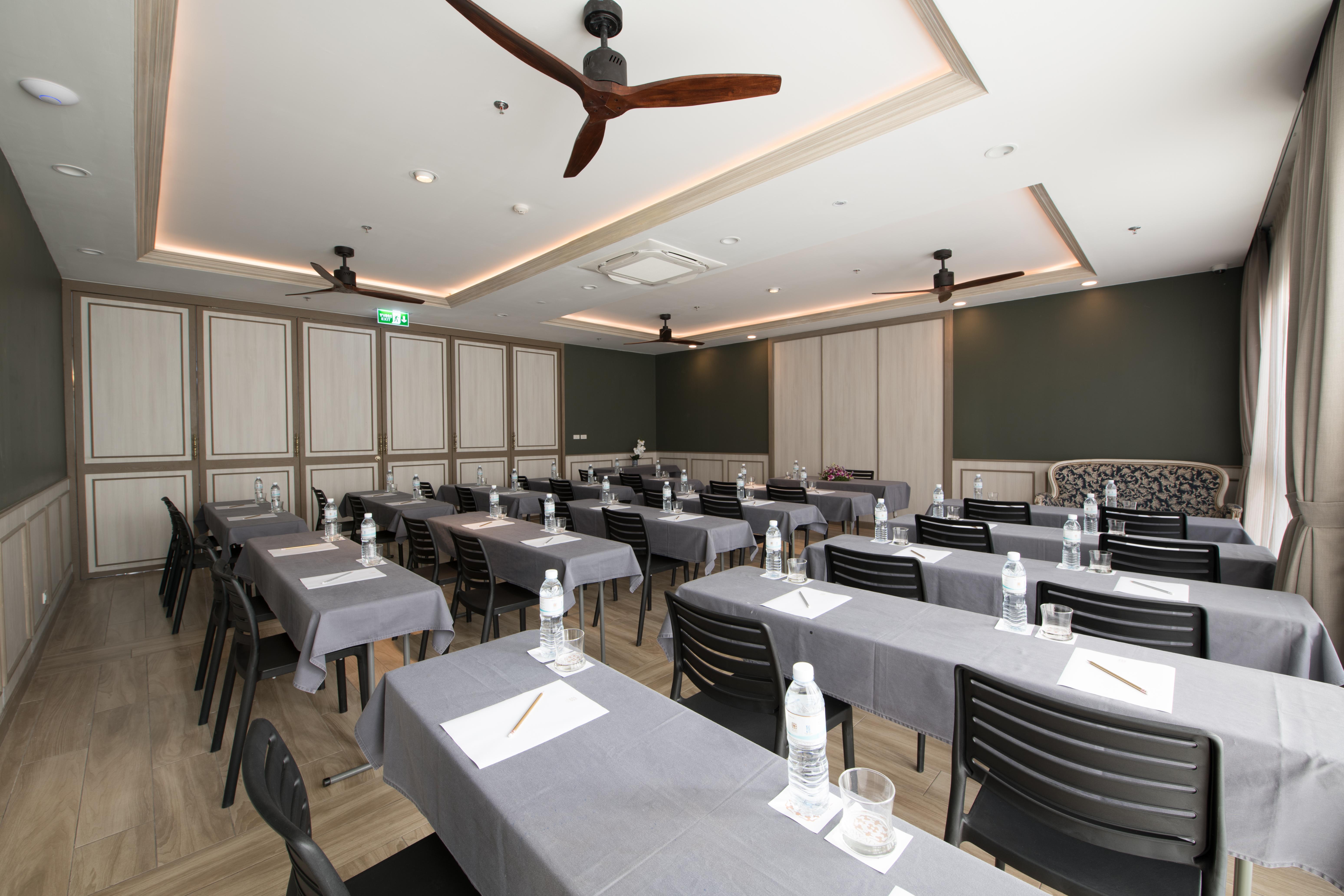 Sawaddi Patong Resort & Spa By Tolani - Sha Extra Plus Ngoại thất bức ảnh